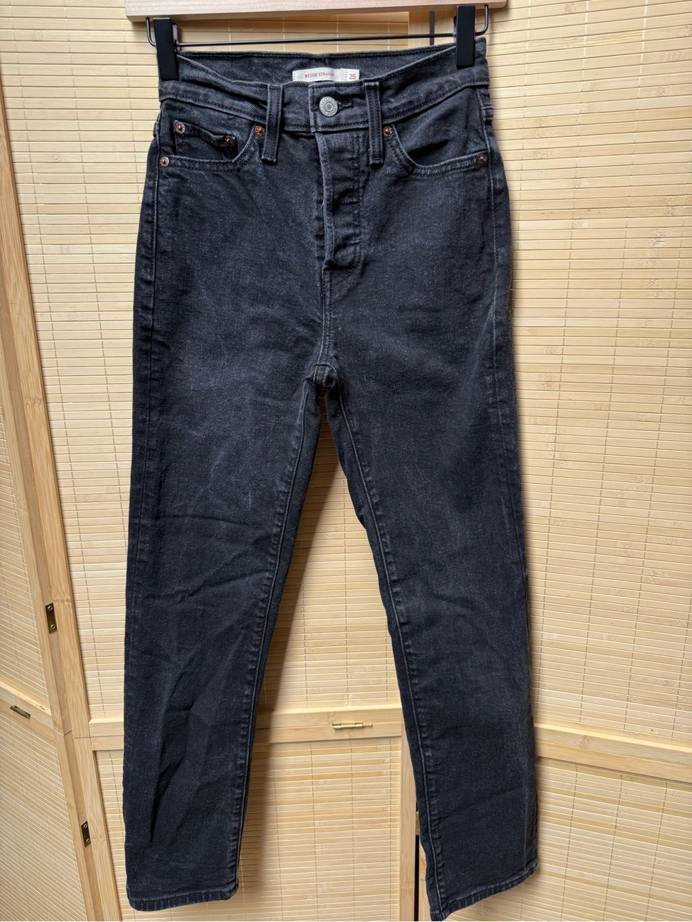 🖤 Levi's Wedgie Straight Jeans, Soft Black, EUC